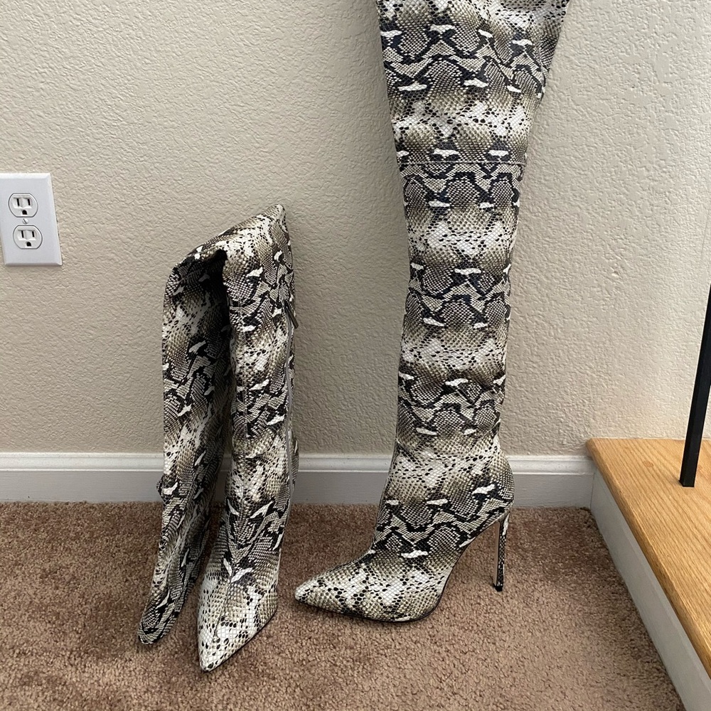 Woman’s Thigh High Boots